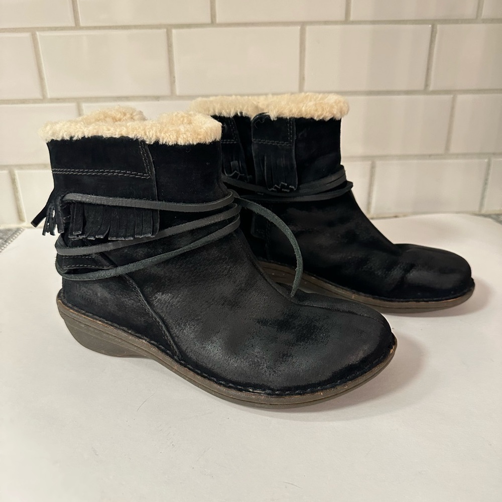 UGG 8 Gaviota sheep skin fringe black woman gorpcore casual outdoor suede boot